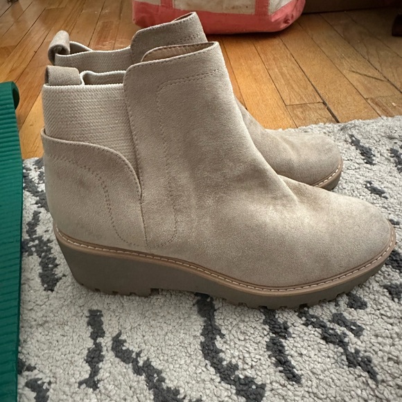 Dolce Vita Huey Booties - Sandstone - 9.5 - Picture 2 of 8